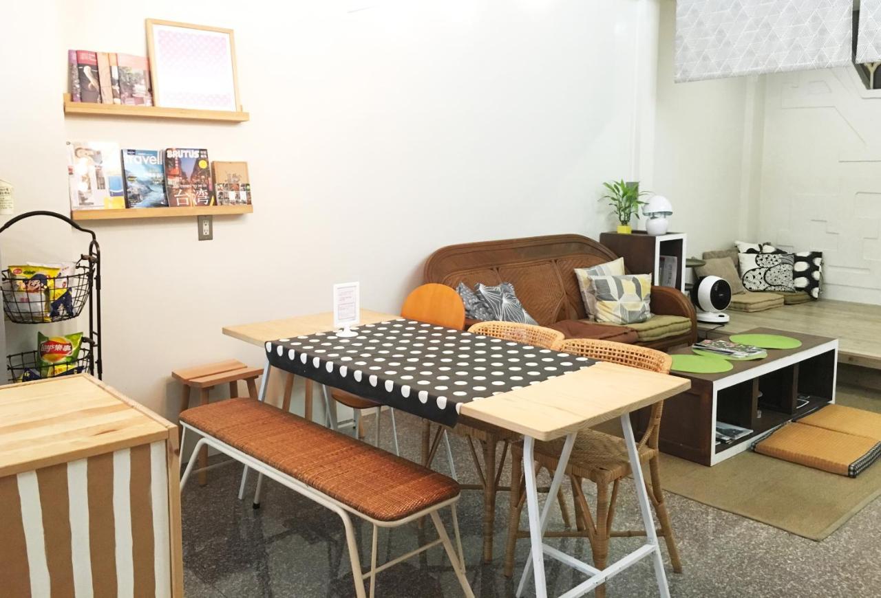 Tainan Gu Hostel Buitenkant foto