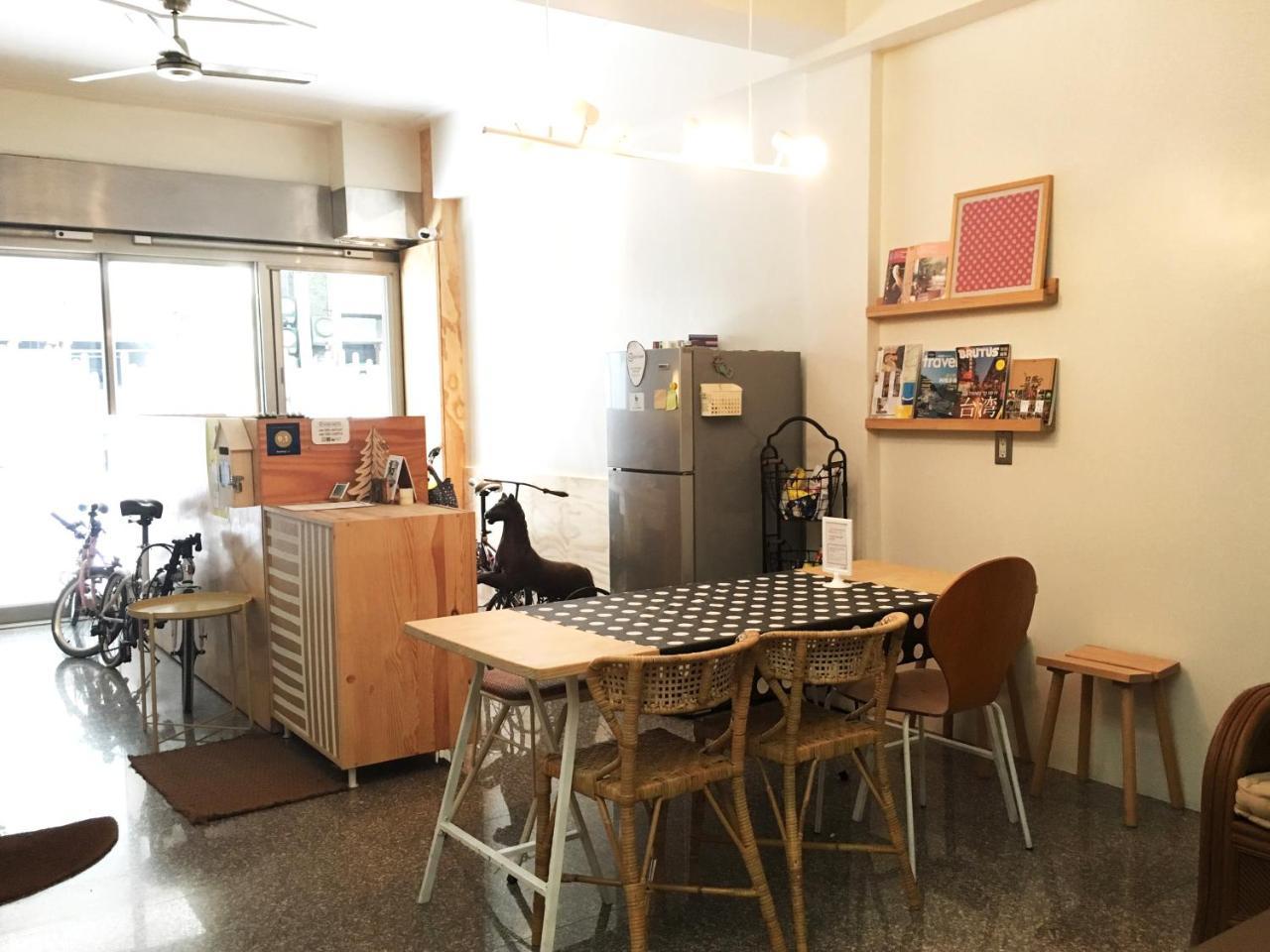 Tainan Gu Hostel Buitenkant foto